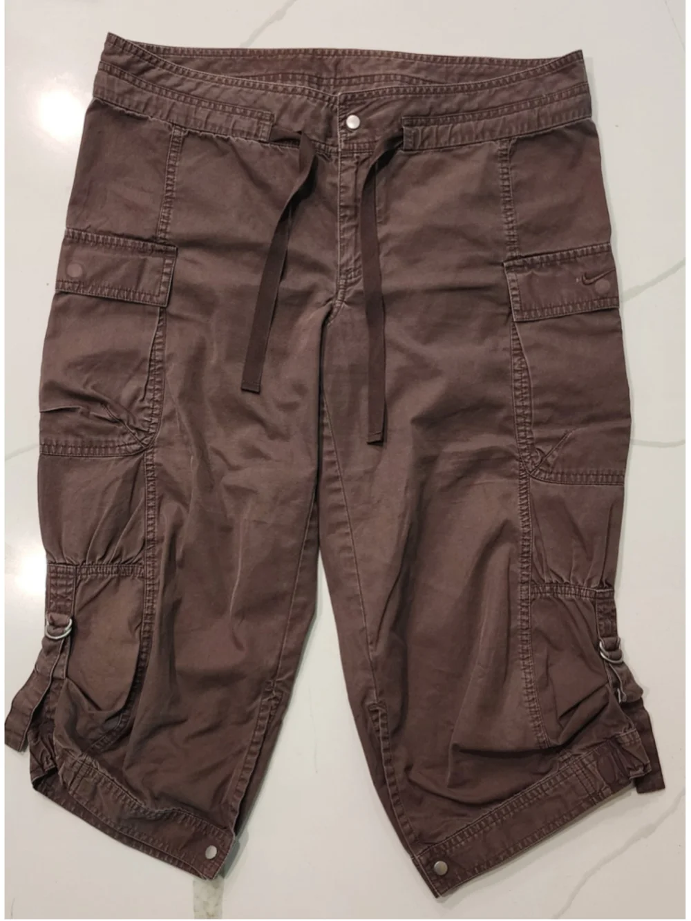 Nike Women's Cargo Shorts Size M Brown 100% Cotton Knee Length Cargo Pockets